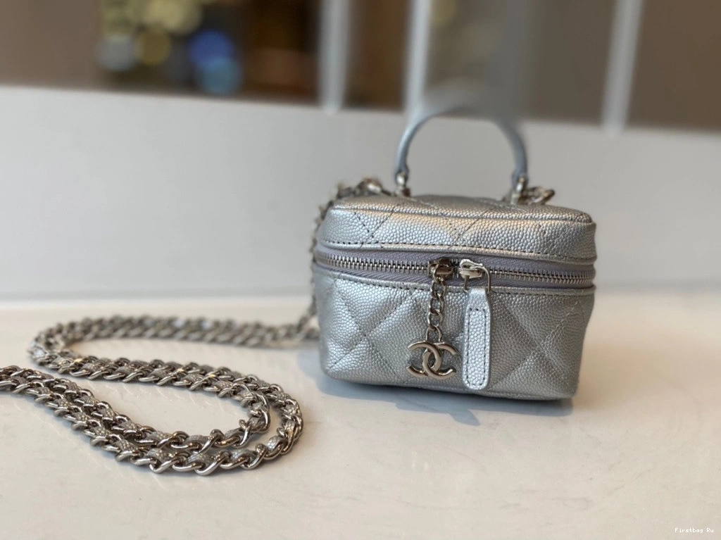 First Bag Ru WITH CHANEL CHAIN VANITY SMALL 0822